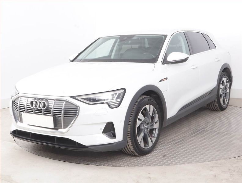 Audi e-tron (2020) 50 quattro, SoH 87% - fotka 2 z 19