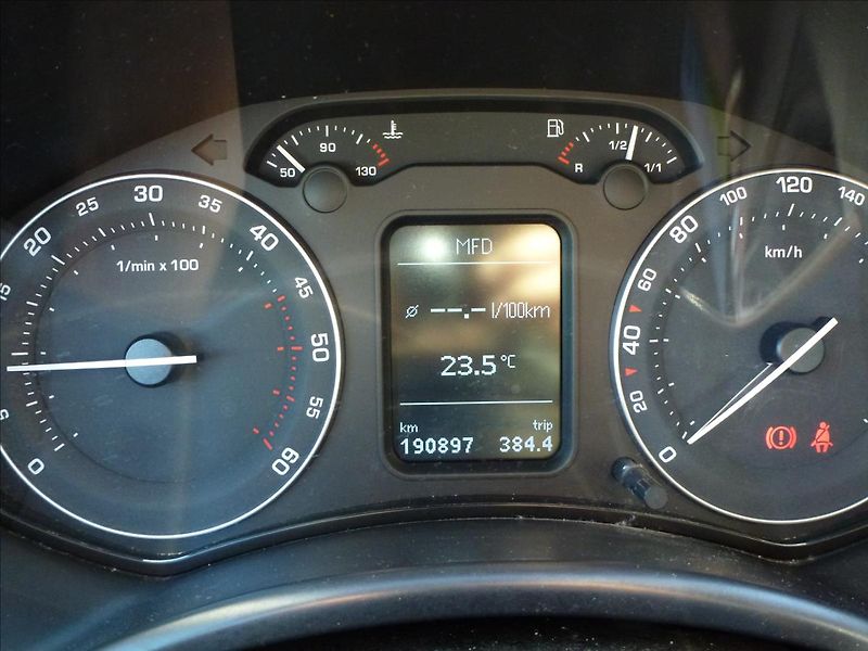 Škoda Octavia 2,0 TDI 103KW Black Edition  E - fotka 35 z 51