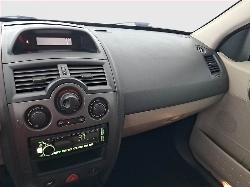 Renault Mégane (2006) 1.6 16V, po STK, jezdí dobře - fotka 13 z 16