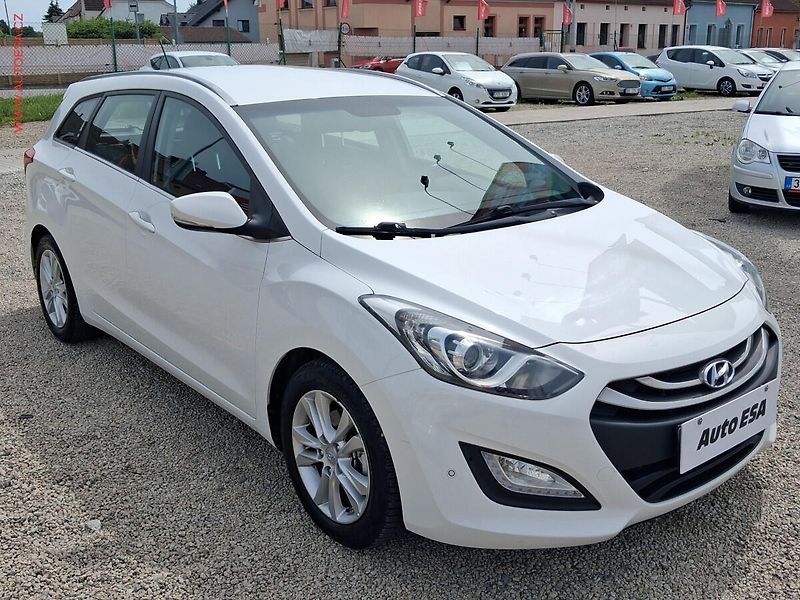 Hyundai i30 (2015) 1.6GDi, 2.maj,ČR, AC, výhřev - fotografie inzerátu