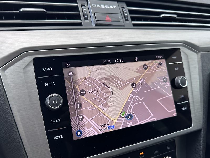 Volkswagen Passat 20TDI DSG Basic - fotka 14 z 21