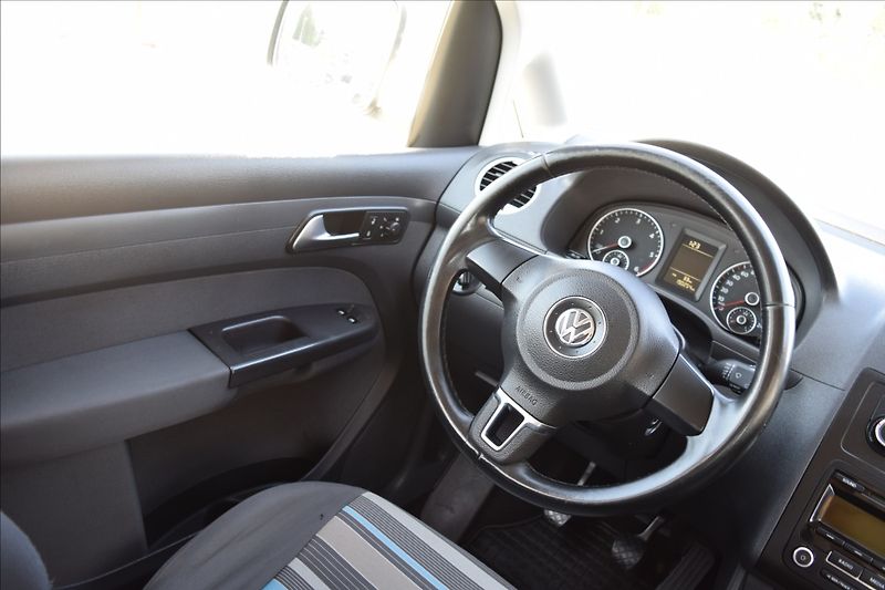 Volkswagen Caddy 1,6 TDI 77KW BEZ KOROZE - fotka 28 z 48