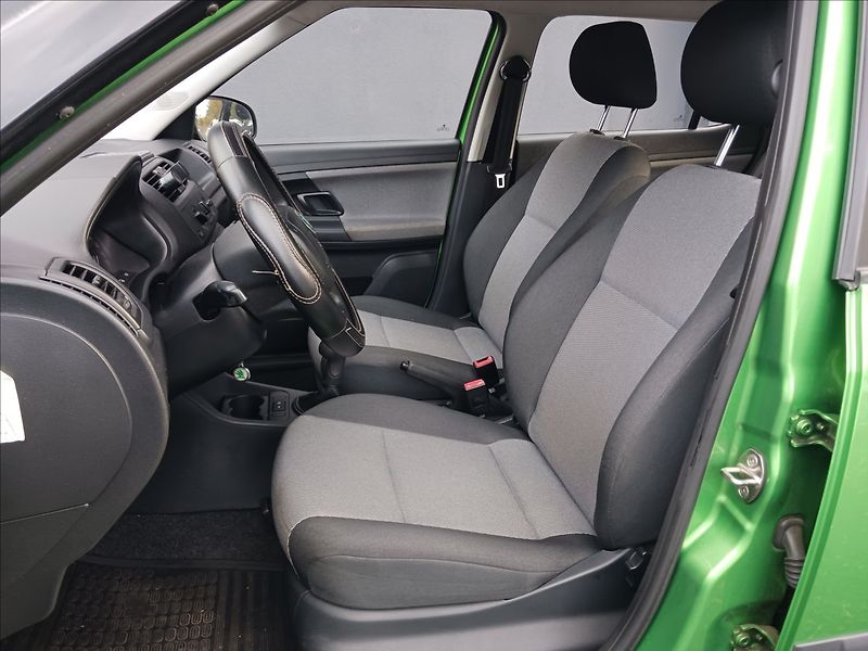 Škoda Fabia 1,2 GARÁŽOVANÉ, TAŽNÉ, 1. maj. - fotka 10 z 20