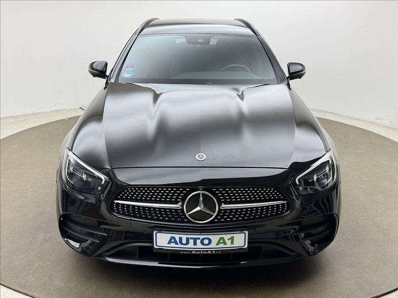 Mercedes-Benz Třídy E 2,9 400d 4MATIC AMG LED 360° - fotka 2 z 44