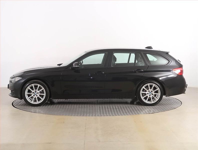 BMW Řada 3 (2017) 318 d, Kůže, Navi, Tempomat - fotka 3 z 23