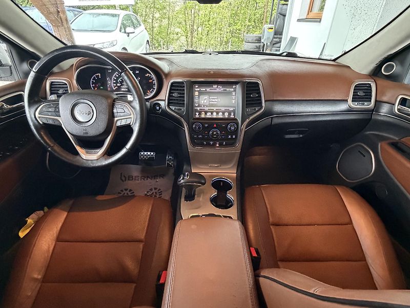 Jeep Grand Cherokee 3,0L V6 Diesel 250k Summit 4 - fotka 9 z 30