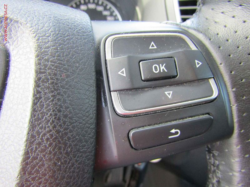 Seat Alhambra (2014) 2.0TDi, Navigace - fotka 20 z 22