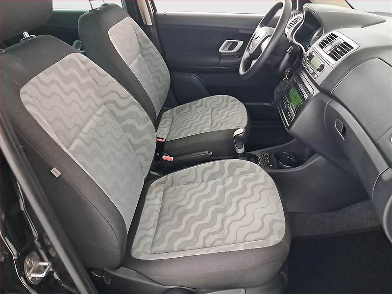 Škoda Fabia (2009) 1.4 16V, nová STK - fotka 9 z 17