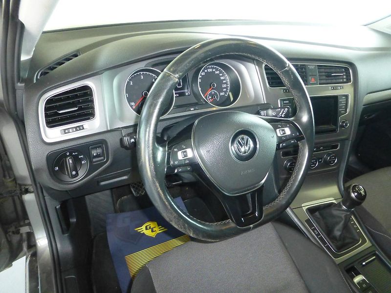 Volkswagen Golf (2014) 1,6TDI*NAVI*DIGI**ALU**PARK.S - fotka 11 z 24