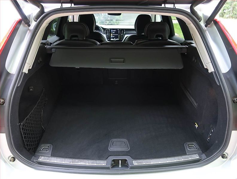 Volvo XC60 (2019) D4 - fotka 14 z 27