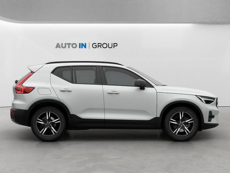 Volvo XC40 (2026) B3 Plus Dark DCT 5d - fotka 6 z 7