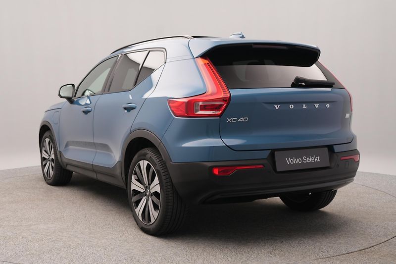 Volvo XC40 T4 RECHARGE ULTIMATE AUT - fotka 8 z 51