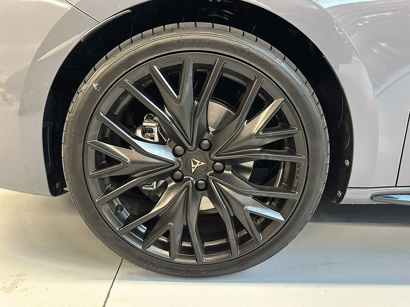 Cupra Leon (2026) SP 2.0 TSI 204k 4WD DSG - fotka 9 z 24