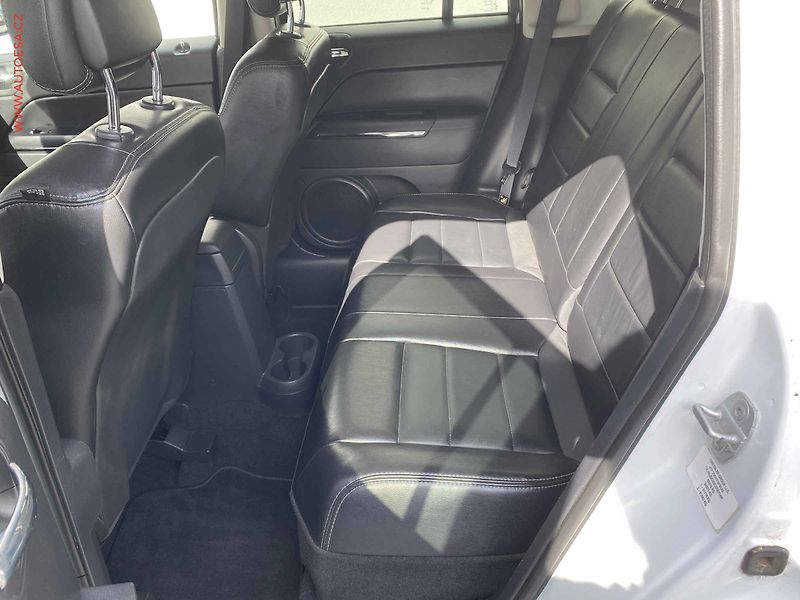 Jeep Compass (2012) 2.2 CRDi 4x4, AC, TZ, navi - fotka 10 z 16