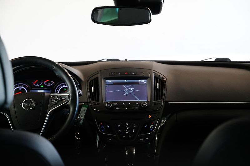 Opel Insignia - fotka 22 z 24