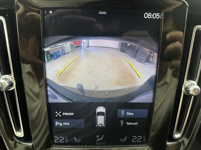 Volvo XC40 2,0 D3 AUTOMAT VÝHŘEV TAŽNÉ - fotka 20 z 41