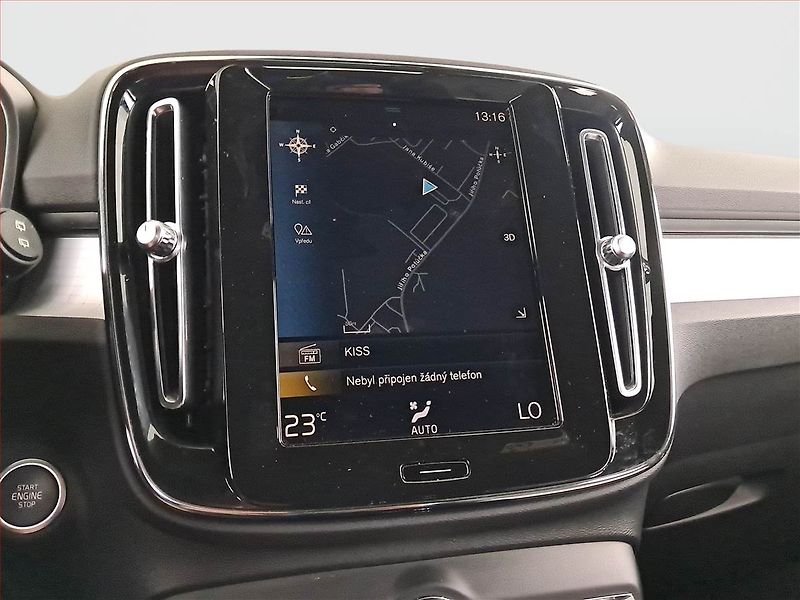 Volvo XC40 (2023) T2 - fotka 20 z 21