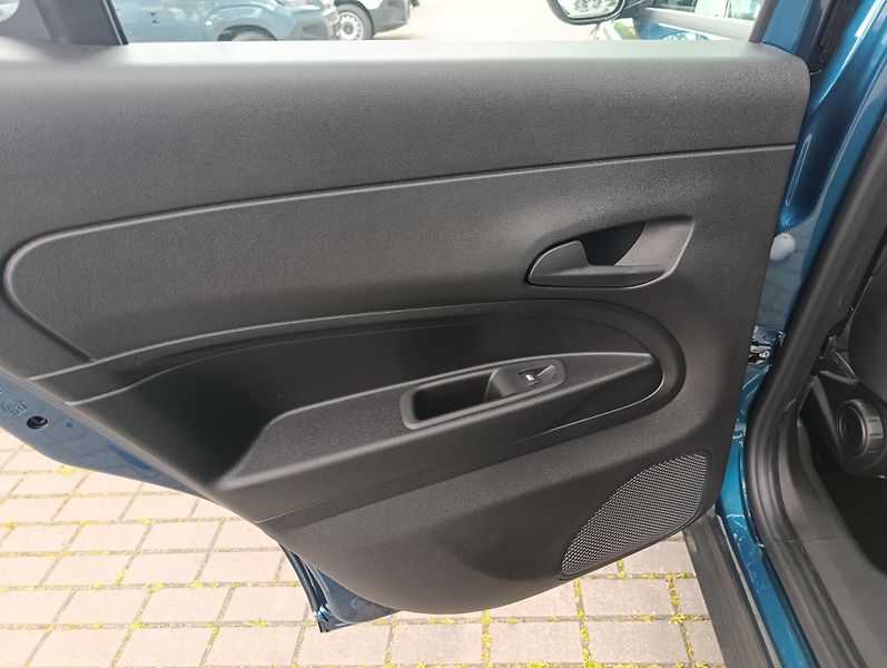 Fiat 600 (2026) Icon BEV 54kWh 115kW/156k - fotka 17 z 48