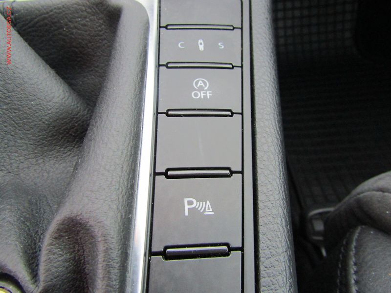 Volkswagen CC (2012) 2.0TDI, ČR, Sport, bixen - fotka 22 z 23