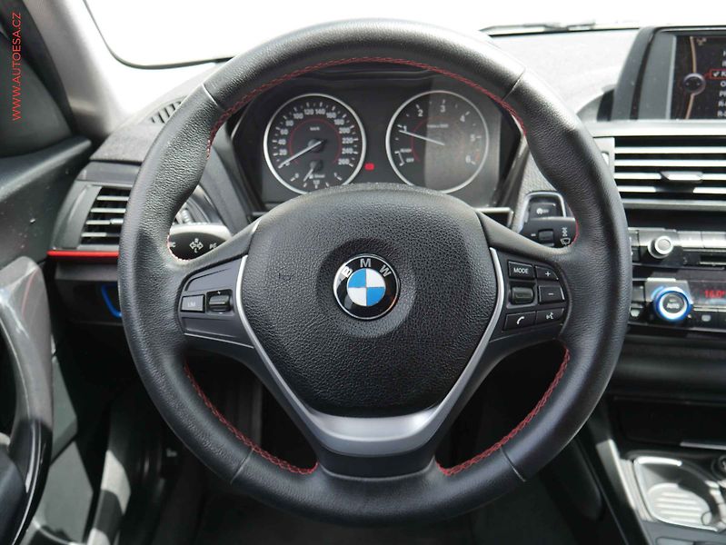 BMW Řada 1 (2012) 2.0D 116d, ČR, Bixen, park - fotka 14 z 22