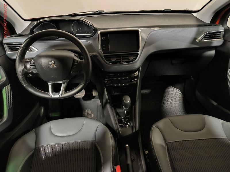 Peugeot 208 (2016) 1.2i, 1.maj,ČR, Navigace - fotka 8 z 17