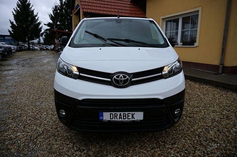 Toyota ProAce (2021) 2,0 D-4D 90 kW - fotka 8 z 28