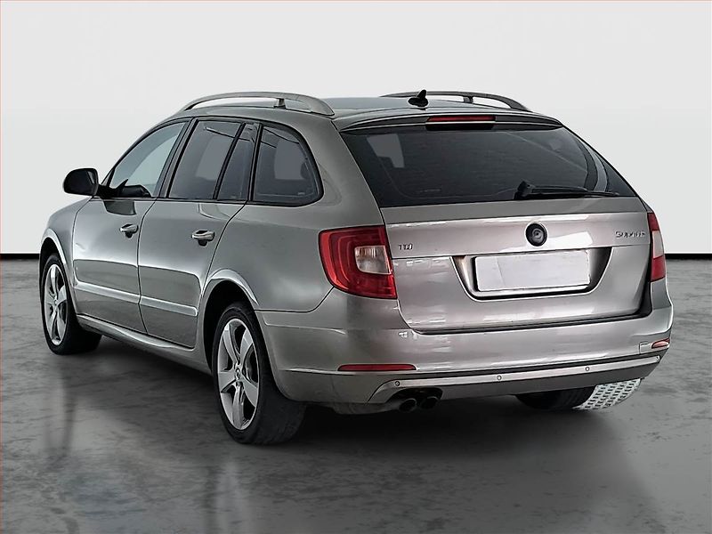 Škoda Superb (2010) Elegance 2.0 TDI, Navi - fotka 4 z 19
