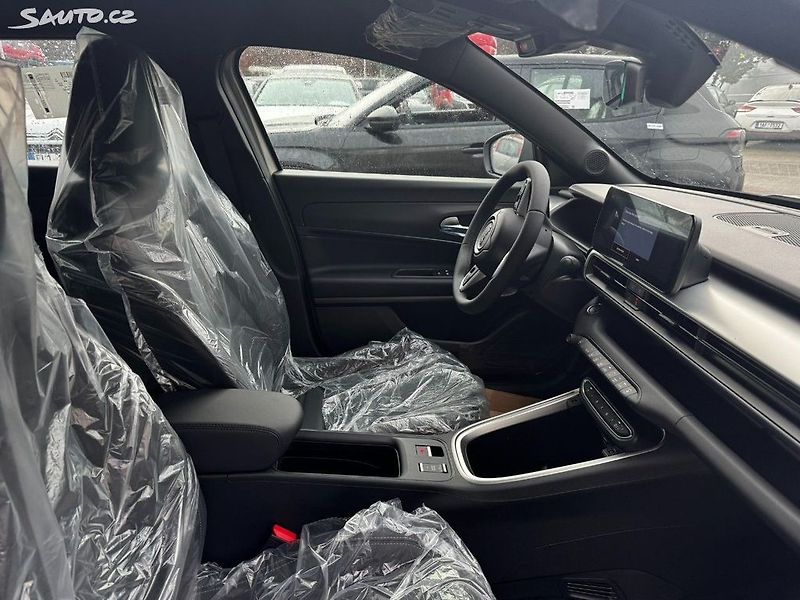 Jeep Avenger (2026) 4xe Upland 1.2 Turbo e-Hybrid - fotka 7 z 11