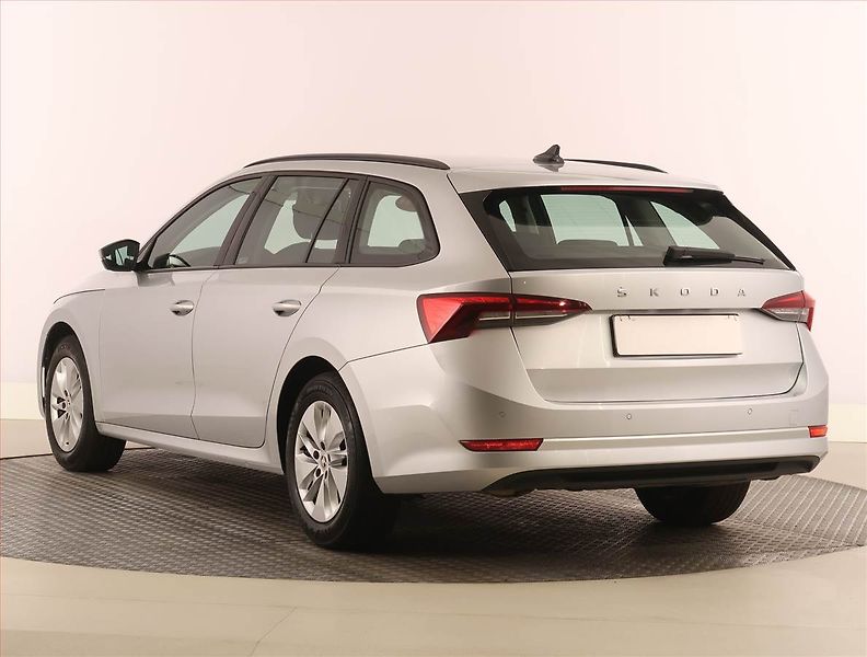 Škoda Octavia (2023) Ambition 2.0 TDI, ČR,1.maj - fotka 4 z 24