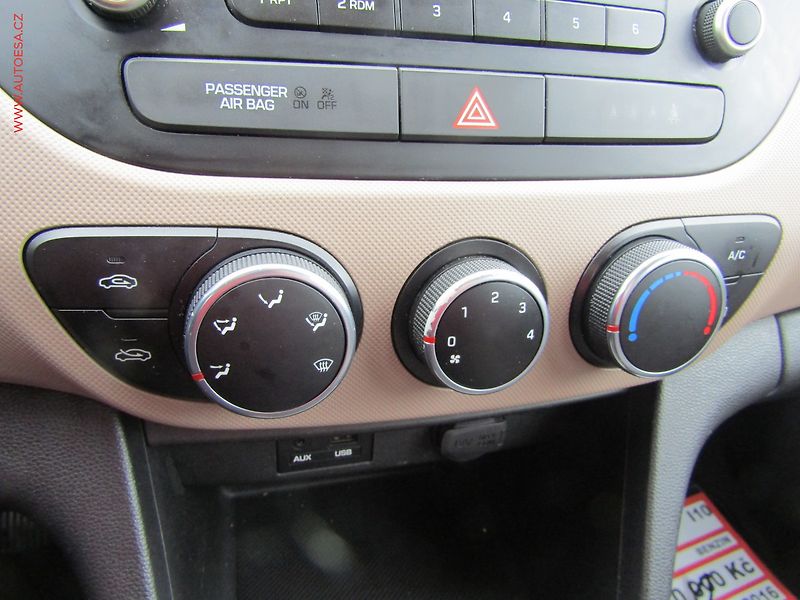 Hyundai i10 (2016) 1.0i, AC - fotka 12 z 19
