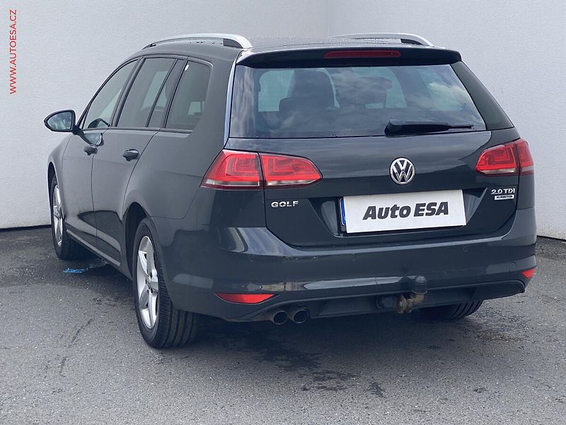 Volkswagen Golf (2015) 2.0TDi, ČR, AC, TZ, park - fotka 6 z 17