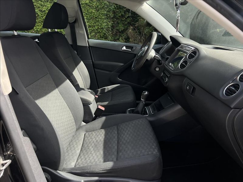 Volkswagen Tiguan 1,4 Tsi trend&Fun - fotka 20 z 28