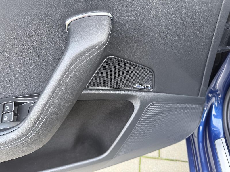 Škoda Superb (2023) 2,0tdi 147kw L&K 4x4 DSG - fotka 44 z 80