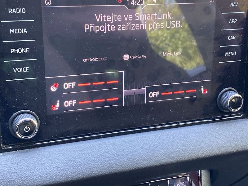 Škoda Karoq (2019) 1.5 TSI 4x4 DSG Style - fotka 17 z 36