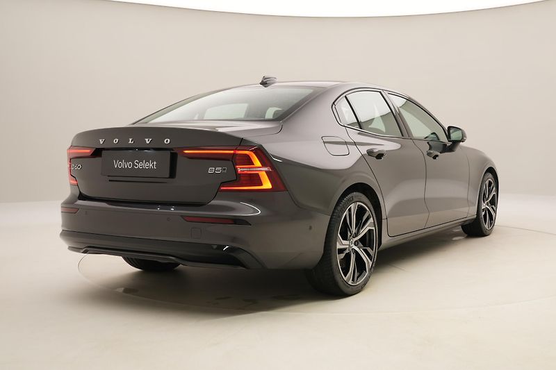 Volvo S60 B5 AWD DARK ULTIMATE REZERVACE - fotka 13 z 58
