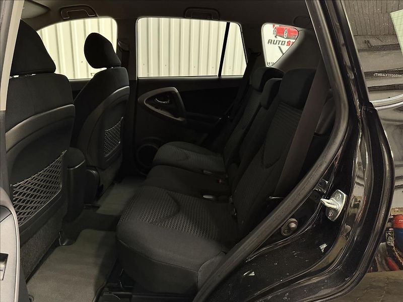 Toyota RAV4 2.2 D-4D 100kW ČR 1MAJITEL - fotka 25 z 32