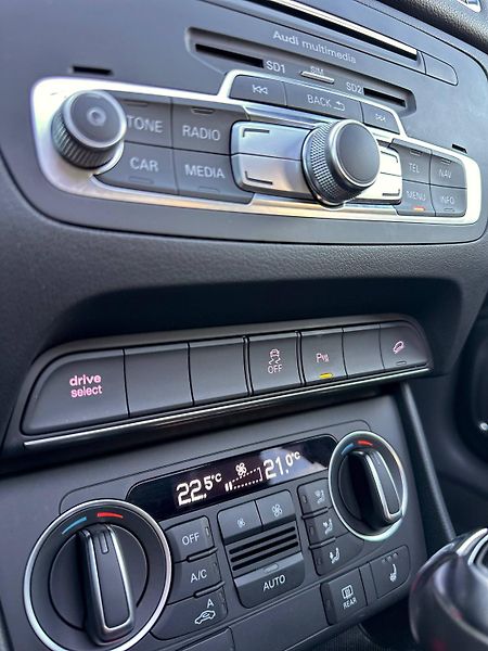 Audi Q3 (2018) S-LINE 2.0 TFSI 147KW PREMIUM+ - fotka 34 z 39