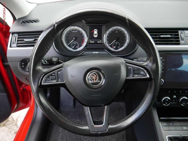 Škoda Octavia (2019) 1.6 TDi, ČR, Style, LED - fotka 14 z 18