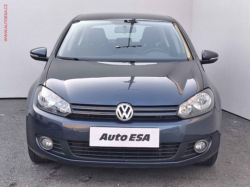 Volkswagen Golf (2012) 1.2TSi, ČR, Comfort, park - fotka 2 z 16