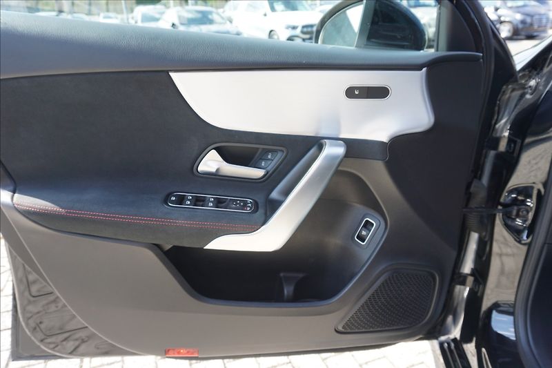 Mercedes-Benz Třídy A 1,3 A 200 L 1. majitel ČR - fotka 14 z 16