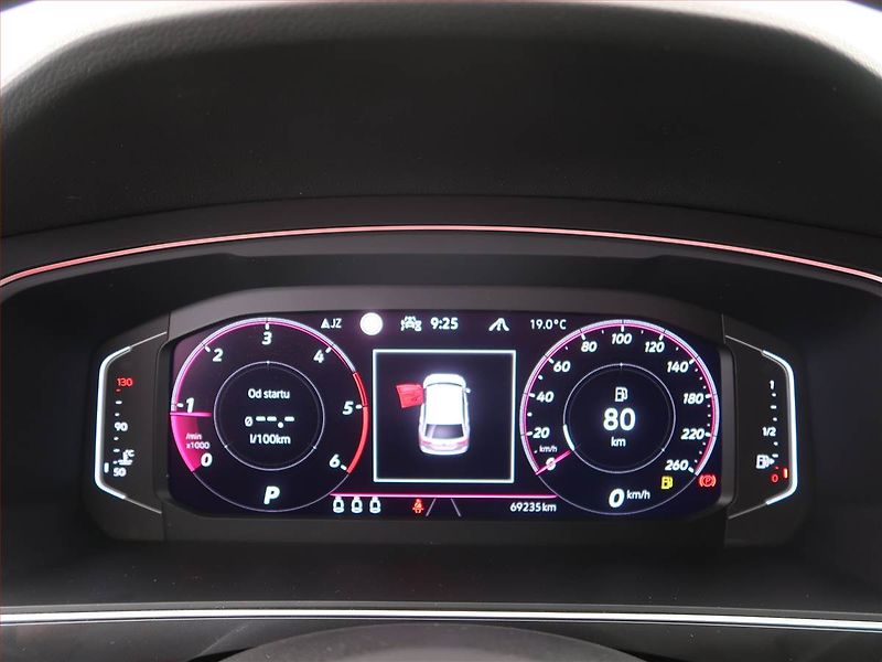Volkswagen Tiguan Allspace (2021) R-Line 2.0 TDI - fotka 11 z 20