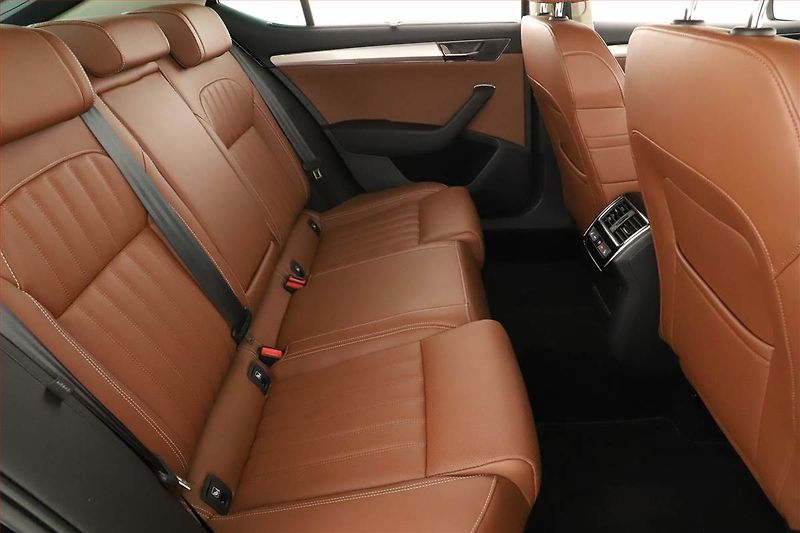 Škoda Superb (2022) Laurin&Klement 2.0 TDI - fotka 7 z 18