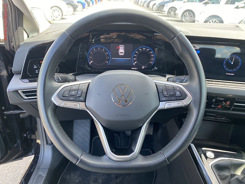 Volkswagen Golf (2023) 1.5TSi, ČR, LED, kamera - fotka 11 z 15