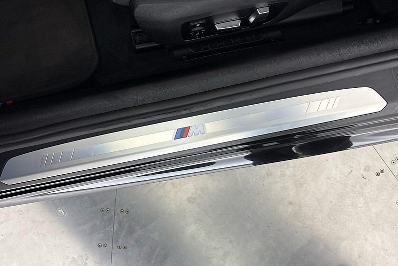 BMW Řada 8 840d xDrive - fotka 16 z 25