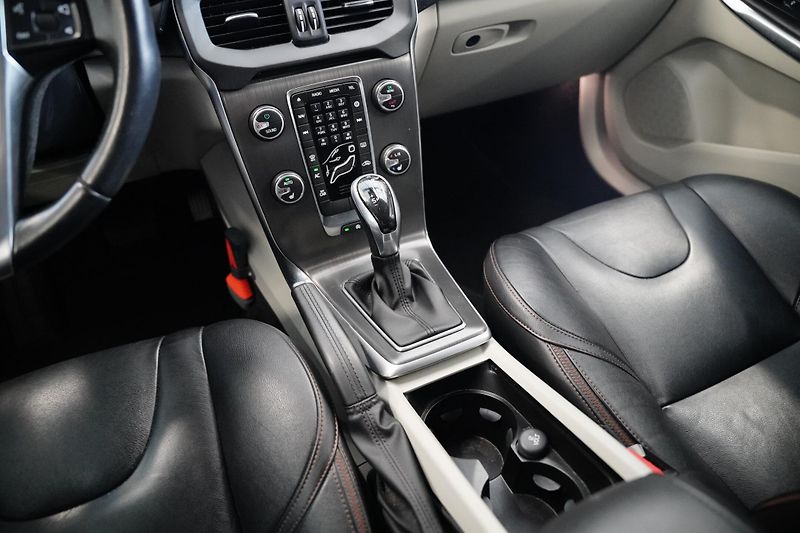 Volvo V40 - fotka 19 z 23