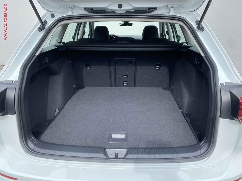 Volkswagen Golf (2022) 2.0 TDi, ČR, Life, LED - fotka 7 z 19