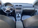 Škoda Octavia (2011) 1.6 TDi, ČR, Park.čidla - náhled 8