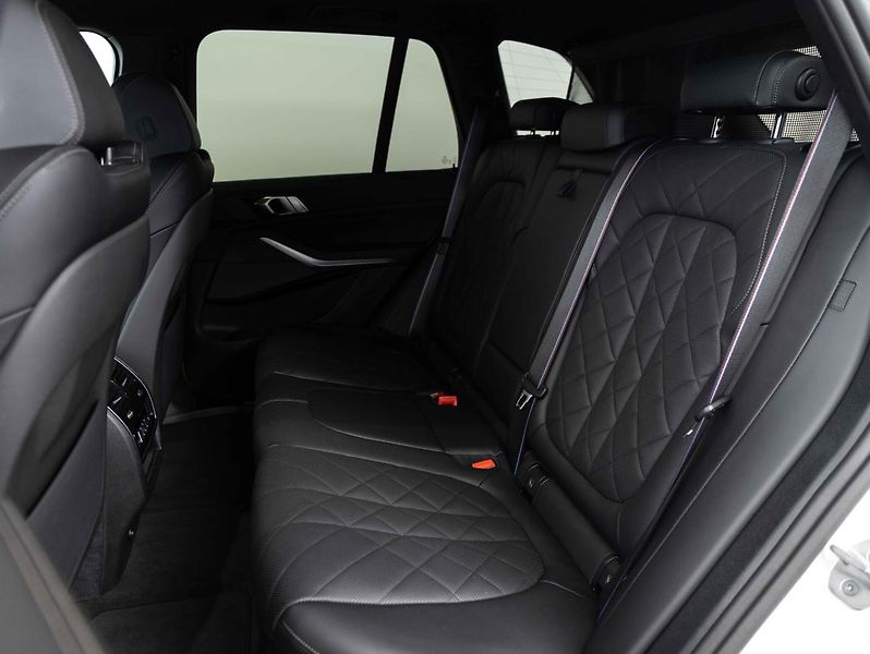 BMW X5 xDrive30d - fotka 22 z 24