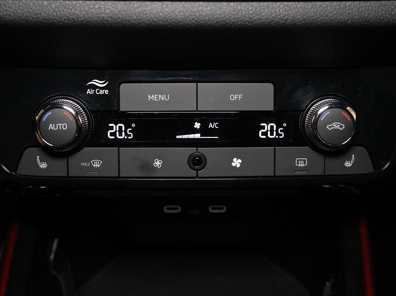 Škoda Fabia 1,0 TSi DSG Monte C. 5L-Záruka - fotka 19 z 24