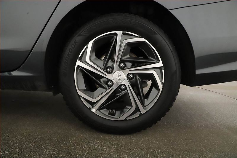 Hyundai i30 (2024) Family Smart 1.5 T-GDI - fotka 20 z 20